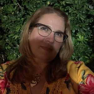 Meet your Posher, Ileana